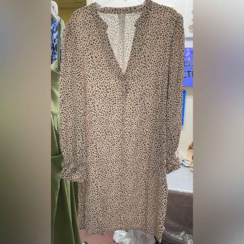 Kinmiu Tunic Dress in Animal print, size large, NWOT